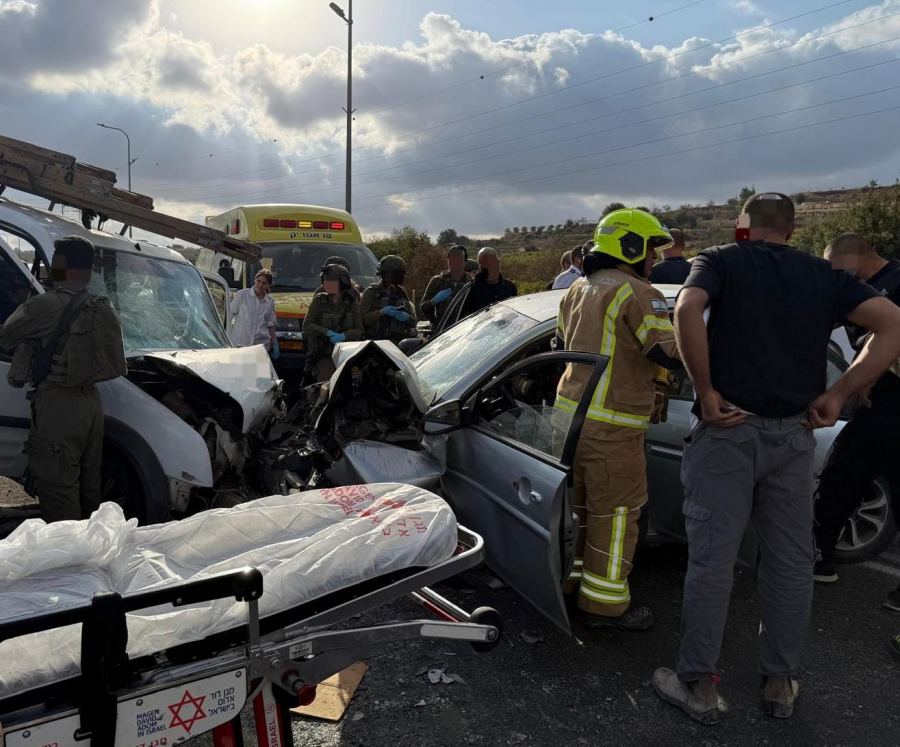 حادث سير بين مركبتين (فلسطينيّتين) بمنطقة القدس